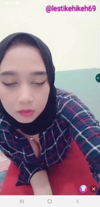 Kiki Hijab remas tetek Live Show