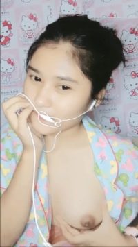 Mimi Live Bugil Remas toket mungil