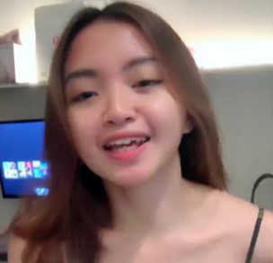 Kak Juli Belahan Melorot Tocil Cakep