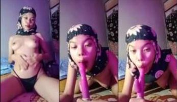 Anggi Hijabers Tocil Colmek di Kamar