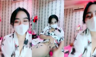 Colok Memeknya BbyMoy aka Mommy Desah Tipis-tipis